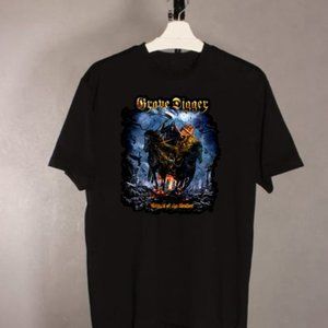 A lifesaver carries a coffin on a horse118 - band manowar